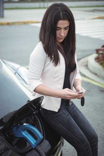 Как проверить заряд батареи в Toyota Corolla